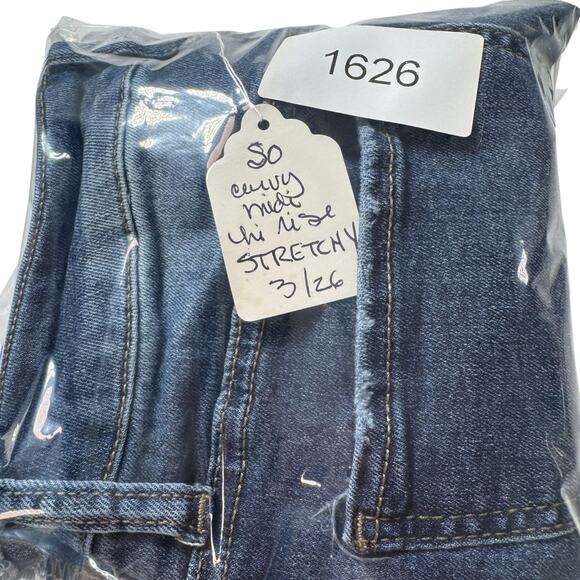 Curvy Midi Jean Shorts High Rise Slim Stretch Distress Fray Cuffed SO 3 Beachy - Picture 8 of 8